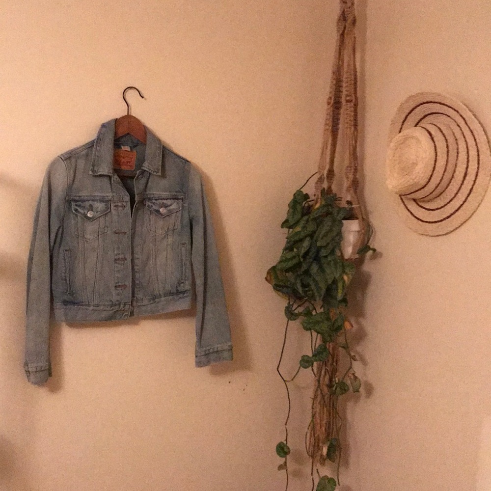 LEVI STRAUSS & CO DENIM JACKET